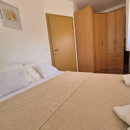 Apartment Bazok