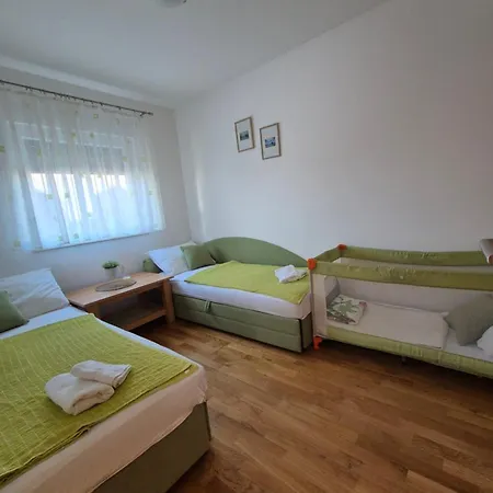 Bazok Apartment *